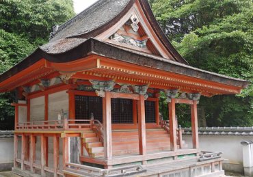 聖神社末社三神社本殿　修理前